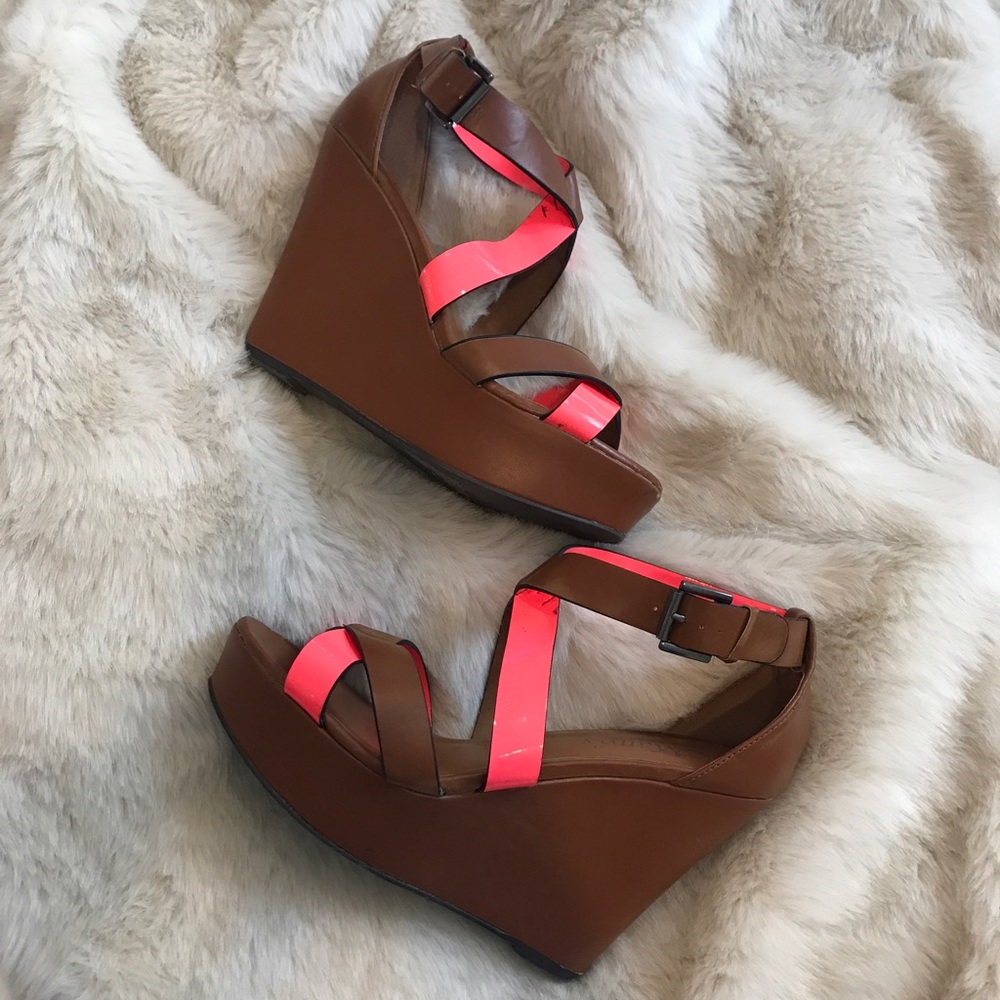 Brown and neon pink wedges